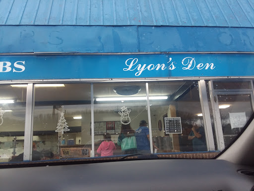 Lyon's Den Pizza